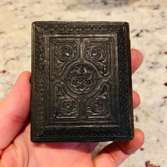 Antique 19th Century 1/6 Plate Ambrotype Daguerreotype Family Portrait - Picture 9 of 9